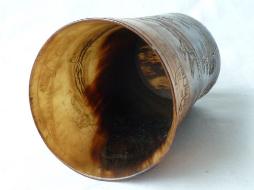 SCRIMSHAW ENGRAVED HORN CUP FOX HUNT HOUNDS LATE GEORGIAN EARLY VICTORIAN - ADDITIONAL PHOTO 11