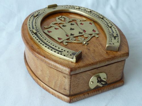 horse shoe playing cards box cribbage board crib brass oak victorian - CATEGORY: ANTIQUE BOXES - DATED 19TH CENTURY