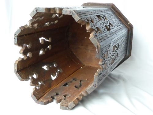 ANGLO INDIAN CARVED TEAK MOTHER OF PEARL INLAID OCTAGONAL TABLE MOORISH - ADDITIONAL PHOTO 5