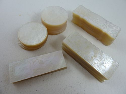 50 chinese mop gaming counters mother of pearl gambling georgian - CATEGORY: ANTIQUE MISCELLANEOUS - DATED 1800