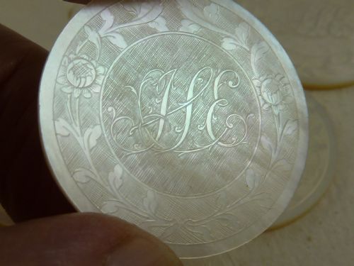 50 CHINESE MOP GAMING COUNTERS MOTHER OF PEARL GAMBLING GEORGIAN - ADDITIONAL PHOTO 3