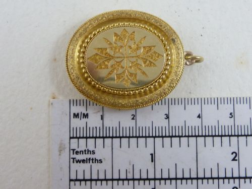 VICTORIAN SOLID YELLOW GOLD ENGRAVED PHOTO LOCKET NECKLACE PENDANT - ADDITIONAL PHOTO 7