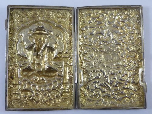 ANGLO INDIAN REPOUSSE SILVER CIGARETTE CASE GANESH CUTCH ELEPHANT - ADDITIONAL PHOTO 1