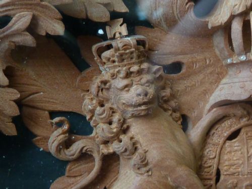 CARVED LIMEWOOD ROYAL HANOVERIAN COAT OF ARMS HOGARTH FRAMED MINIATURE - ADDITIONAL PHOTO 5