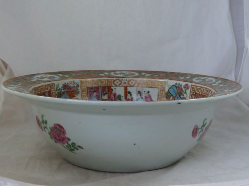 CHINESE EXPORT FAMILLE ROSE MEDALLION LARGE BOWL BASIN CANTONESE PORCELAIN - ADDITIONAL PHOTO 3
