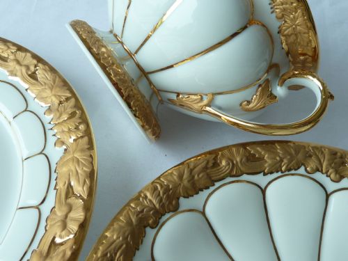 MEISSEN GOLDEN BAROQUE SET PORCELAIN TRIO CUP SAUCER PLATE CROSS SWORDS GERMAN - ADDITIONAL PHOTO 4