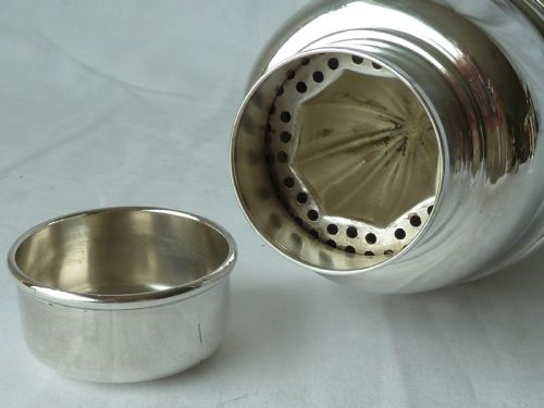 ART DECO PERIOD COCKTAIL SHAKER SILVER PLATE LEMON SQUEEZER - ADDITIONAL PHOTO 3