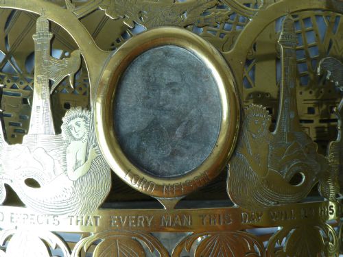 LARGE VICTORIAN CAST SHEET BRASS NELSON VICTORY CENTENARY HMS THUNDERER WALL POCKET - ADDITIONAL PHOTO 4