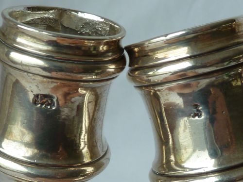 PAIR JOHN CAF 1752 GEORGIAN CAST SILVER CANDLESTICKS - ADDITIONAL PHOTO 7