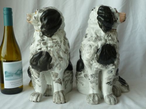 PAIR LARGE VICTORIAN BLACK WHITE STAFFORDSHIRE COMFORTER SPANIEL WALLY DOGS POTTERY - ADDITIONAL PHOTO 2