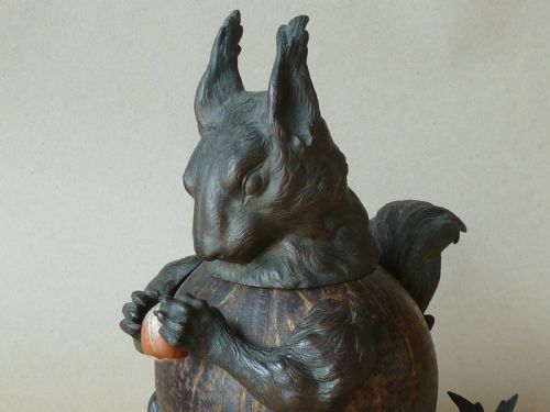 VICTORIAN SQUIRREL NOVELTY INKWELL COCONUT SHELL HAZEL NUT BRASS - ADDITIONAL PHOTO 1