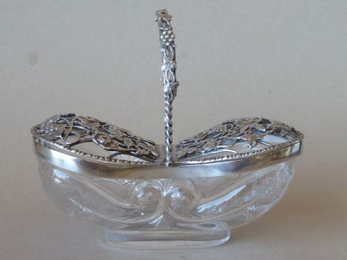 1904 EDWARDIAN SILVER ROCK CRYSTAL GLASS SWING HANDLE POTPOURRI BASKET WILLIAM COMYNS - ADDITIONAL PHOTO 1