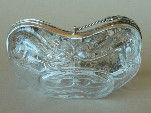 1904 EDWARDIAN SILVER ROCK CRYSTAL GLASS SWING HANDLE POTPOURRI BASKET WILLIAM COMYNS - ADDITIONAL PHOTO 5