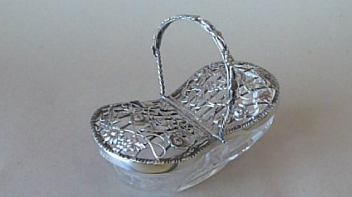 1904 EDWARDIAN SILVER ROCK CRYSTAL GLASS SWING HANDLE POTPOURRI BASKET WILLIAM COMYNS - ADDITIONAL PHOTO 9