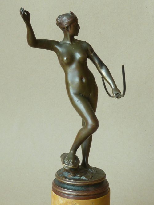 SMALL BRONZE SCULPTURE NUDE GODDESS DIANA THE HUNTRESS SIGNED A FALGUIRE - ADDITIONAL PHOTO 3