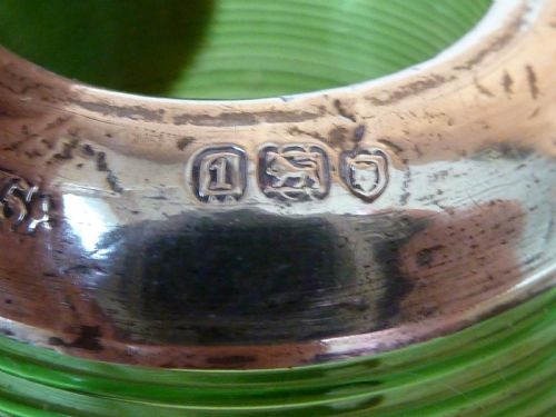EDWARDIAN SILVER RIBBED THREADED GREEN GLASS MATCH HOLDER STRIKER GLOBE BALL VESTA HALLMARKED 1906 - ADDITIONAL PHOTO 3