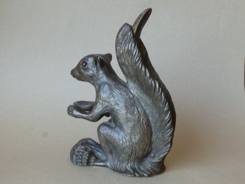 ENGLISH SQUIRREL NUTCRACKER CAST IRON FIGURAL NOVELTY - ADDITIONAL PHOTO 1