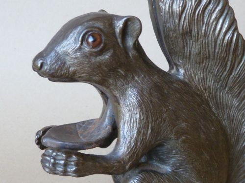 ENGLISH SQUIRREL NUTCRACKER CAST IRON FIGURAL NOVELTY - ADDITIONAL PHOTO 4