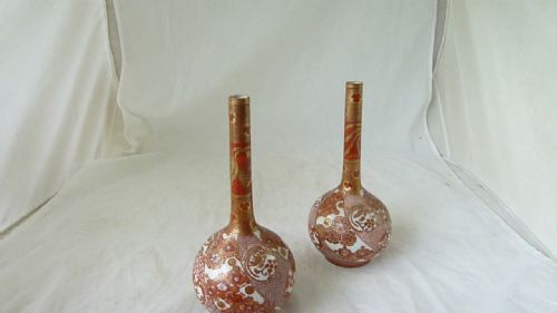 JAPANESE KUTANI PORCELAIN PAIR BOTTLE VASES MEIJI PERIOD - ADDITIONAL PHOTO 6