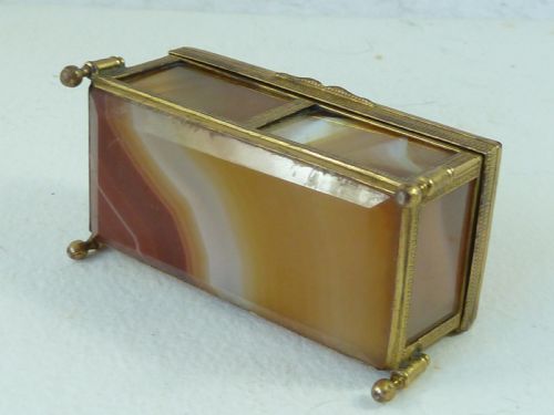 MINIATURE BANDED CARNELIAN AGATE HARDSTONE BOX GILT BRASS ORMOLU TRINKET JEWELLERY - ADDITIONAL PHOTO 4