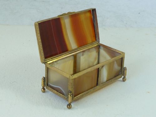 MINIATURE BANDED CARNELIAN AGATE HARDSTONE BOX GILT BRASS ORMOLU TRINKET JEWELLERY - ADDITIONAL PHOTO 5