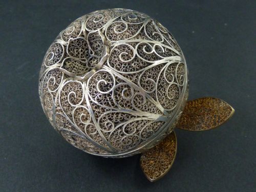 SILVER FILIGREE APPLE SHAPED BOX TUNISIA MOOR MARKED 800 - ADDITIONAL PHOTO 5