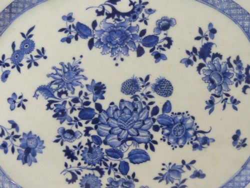 18C CHINESE EXPORT PORCELAIN PLATTER BLUE WHITE HAND PAINTED QIANLONG PERIOD - ADDITIONAL PHOTO 2