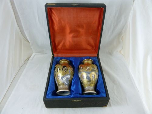 JAPANESE SATSUMA MEIJI PERIOD POTTERY PAIR VASES SIGNED HODODA BOXED GODS DRAGON - ADDITIONAL PHOTO 1