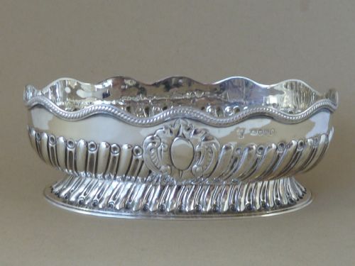 VICTORIAN 1882 HALLMARKED SILVER BOWL MINIATURE MONTEITH STERLING SMALL OVAL - ADDITIONAL PHOTO 1