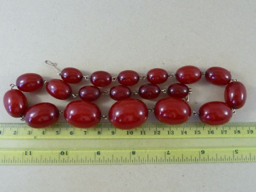 66G BAKELITE FAUX CHERRY RED AMBER CLOUDY BEAD NECKLACE - ADDITIONAL PHOTO 2