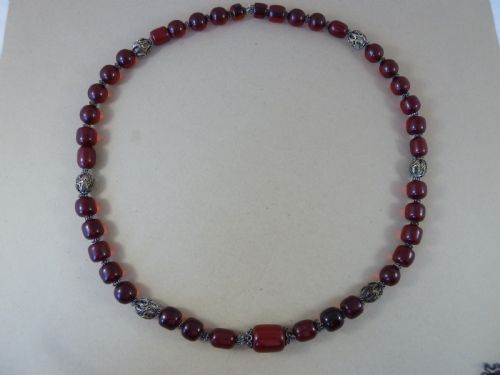 124 GRAMS BAKELITE FAUX CHERRY RED AMBER CLOUDY BEAD FILIGREE NECKLACE - ADDITIONAL PHOTO 3