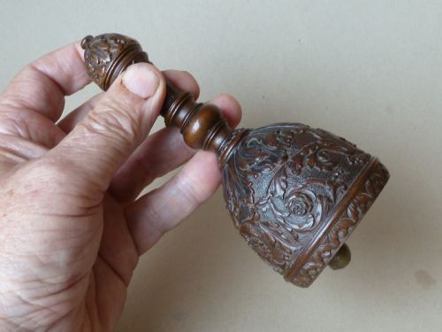 FRENCH CESAR BAGARD CARVED FRUITWOOD HAND BELL DRESSING TABLE 17TH CENTURY - ADDITIONAL PHOTO 6