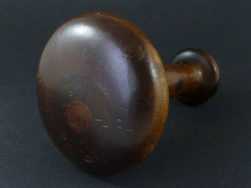 TURNED LIGNUM VITAE LINEN SMOOTHER BURNISHER SLICKENSTONE SADDLERS TREEN - ADDITIONAL PHOTO 2