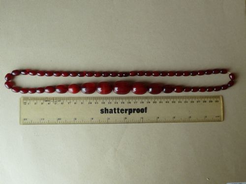 72 GRAMS BAKELITE FAUX CHERRY RED AMBER BEAD NECKLACE - ADDITIONAL PHOTO 2