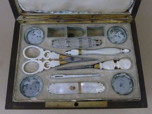 PALAIS ROYAL MOP SHELL SCISSORS NEEDLE SEWING MUSICAL BOX FRENCH ETUI MOTHER OF PEARL ANTIQUE - ADDITIONAL PHOTO 2