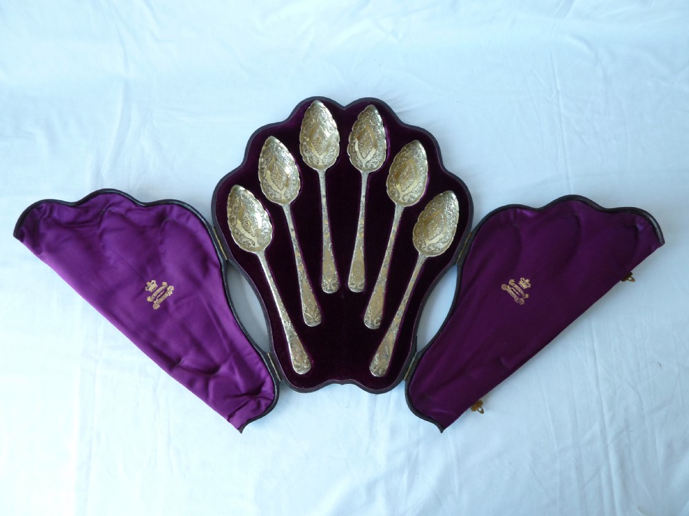 Royalty H.R.H. Queen Victoria Engraved Christmas Gift Sterling Silver Boxed Spoons