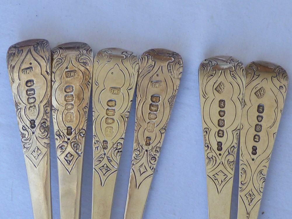 Royalty H.R.H. Queen Victoria Engraved Christmas Gift Sterling Silver Boxed Spoons View VII