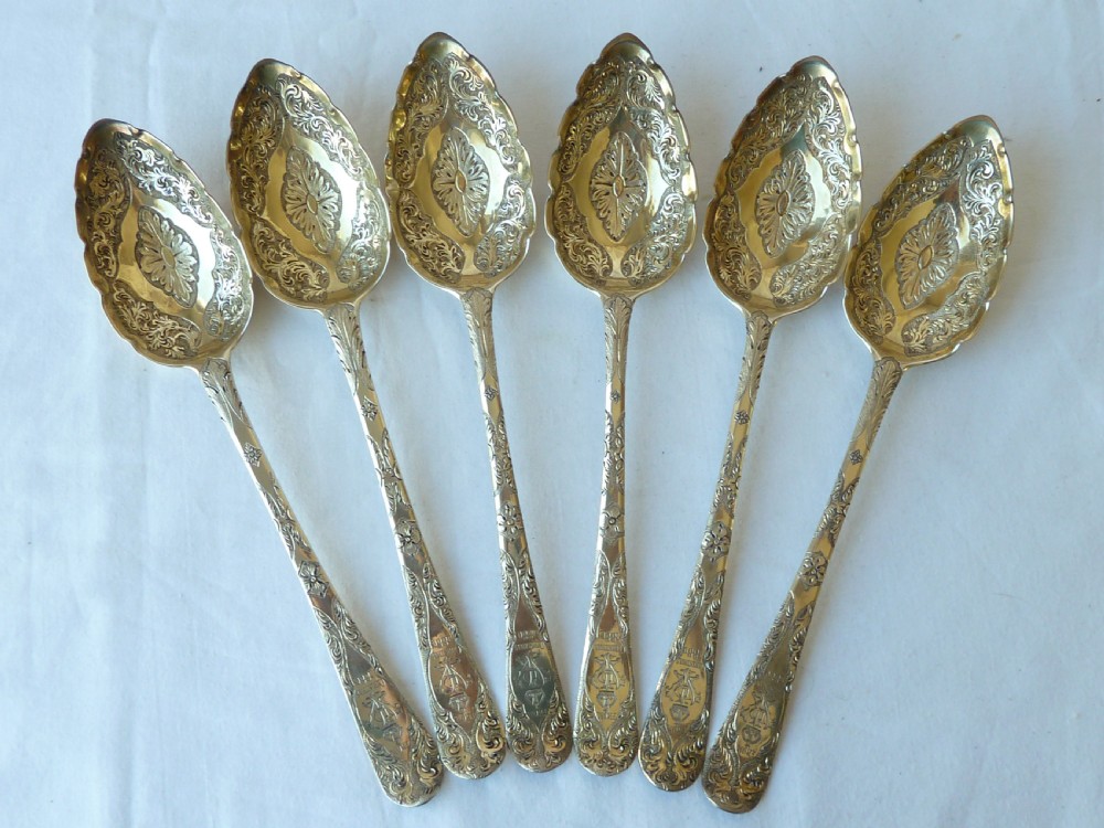 Royalty H.R.H. Queen Victoria Engraved Christmas Gift Sterling Silver Boxed Spoons View VIII