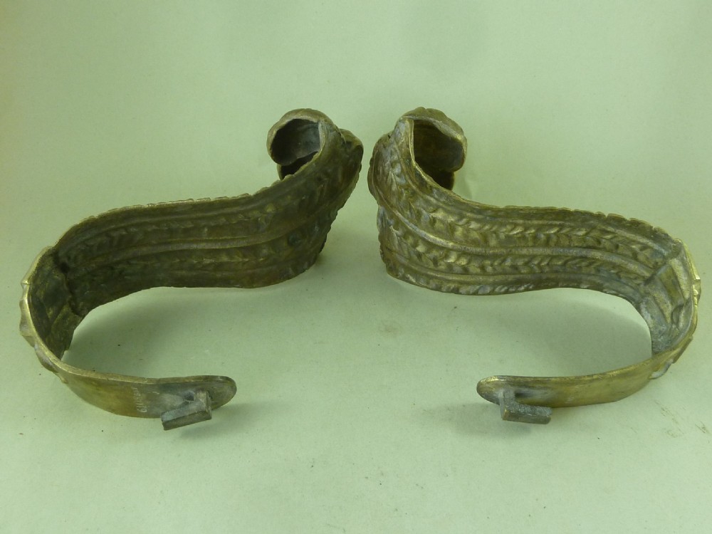 Pair Fleur-de-Lys Antique Brass Drape Curtain Hooks Ties Bracket Hold Back Jambs Pole Regency Ormolu View III