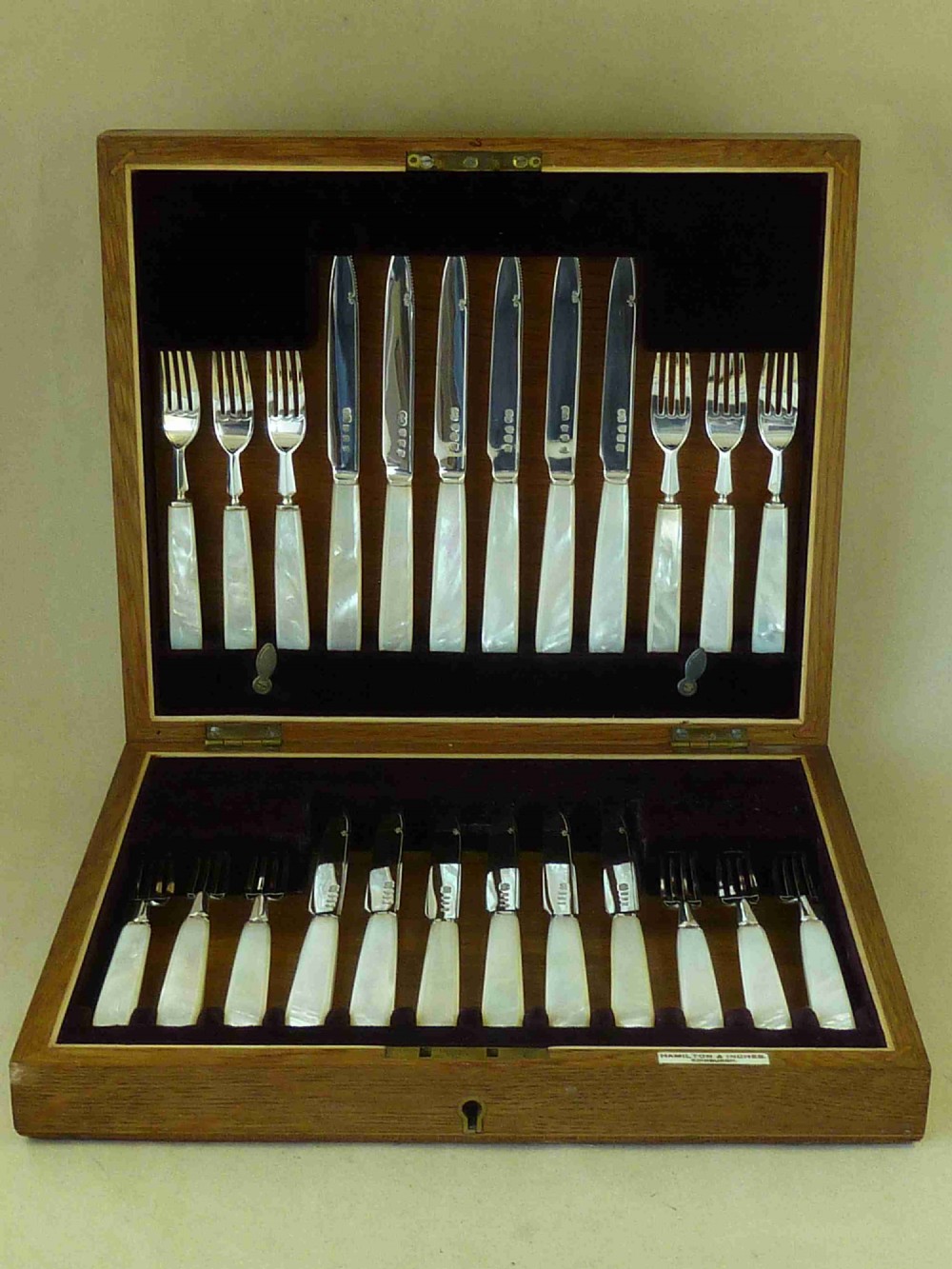Scottish Solid Sterling Silver Mother of Pearl Dessert Knives & Forks Boxed