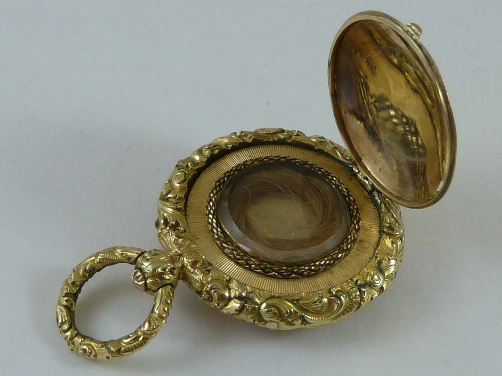 William IV Solid 18k Gold Vinaigrette Mourning Hair Compartment Locket Pendant Fob Antique View VII