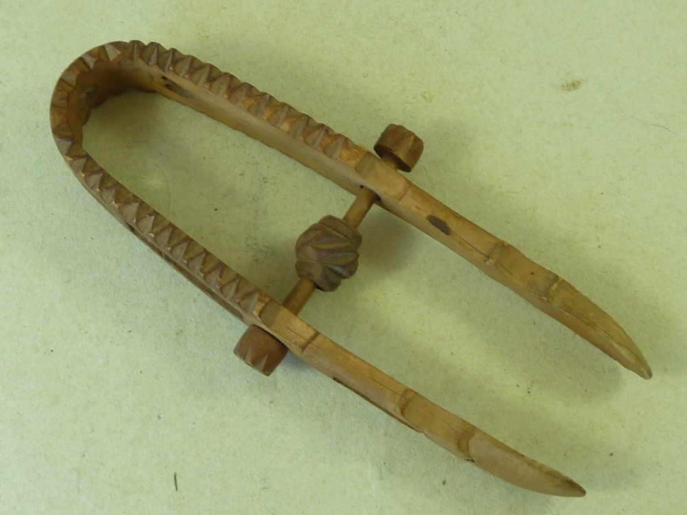 1909 Welsh Sugar Tongs Treen Love Spoon Dated Folk Art View III