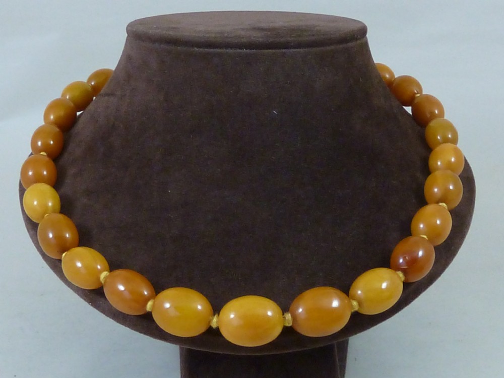 Antique Natural Baltic Amber Oval Graduated Bead Necklace 39g Butterscotch Yellow