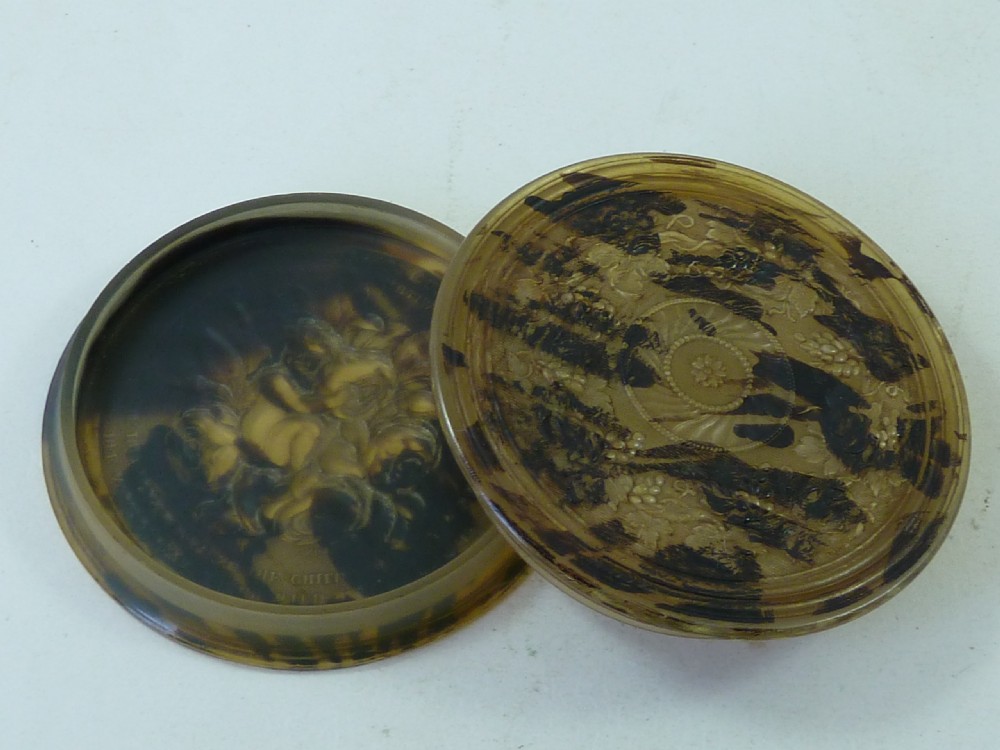 English Pressed Horn Snuff Box Love Token Signed W. Wilson View VIII