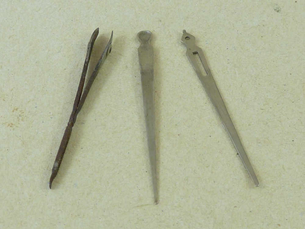 Georgian Tortoiseshell Silver Sewing Etui Tool Set Bodkin Tweezers Necessaire View III