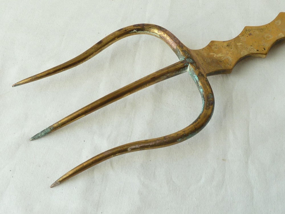 Heavy Victorian Welsh Brass Toasting Fork Flesh Name Morris View VI