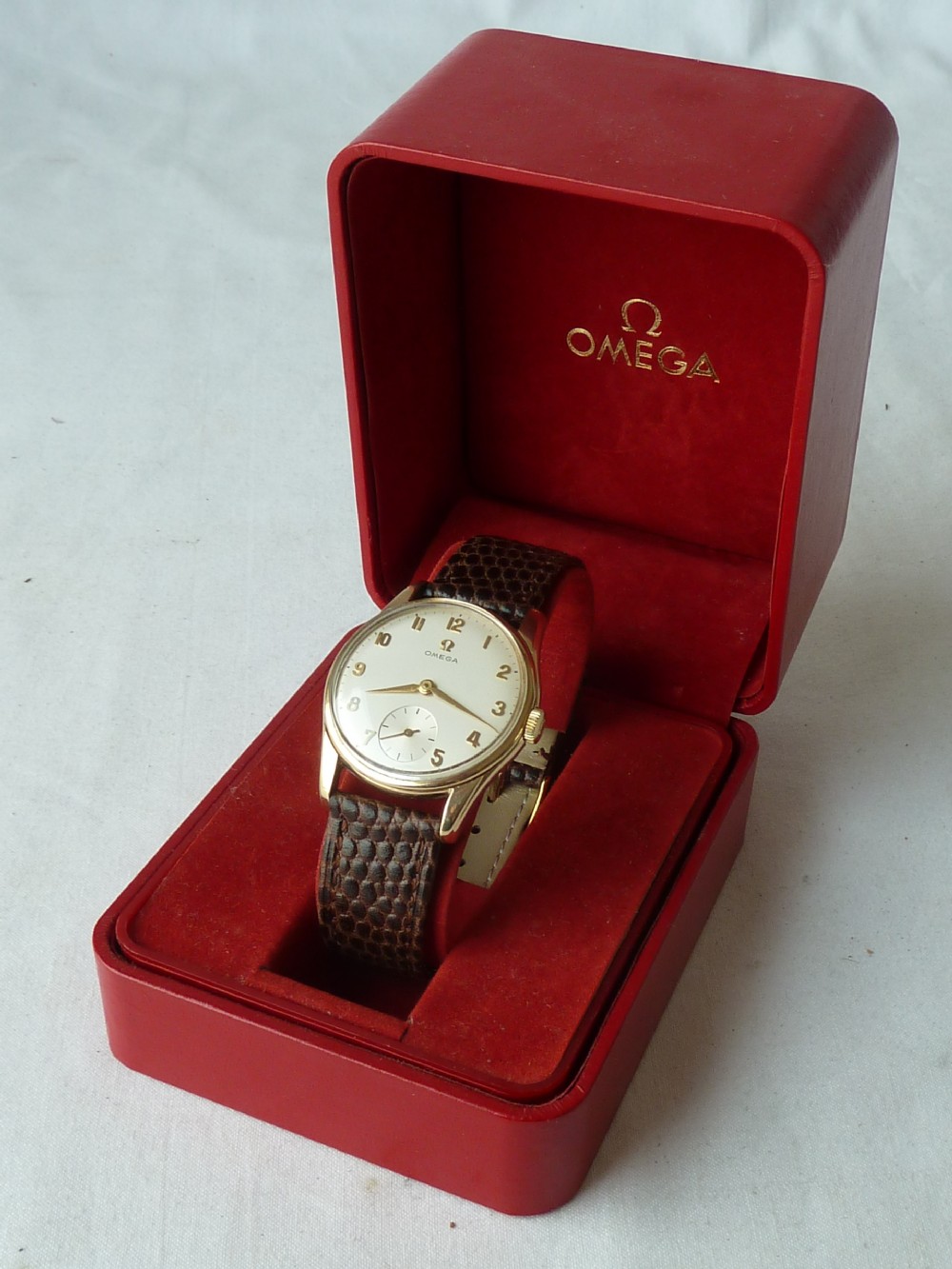 1960 Solid Gold Omega 13339 Wrist Watch 268 Manual Wind Boxed View II