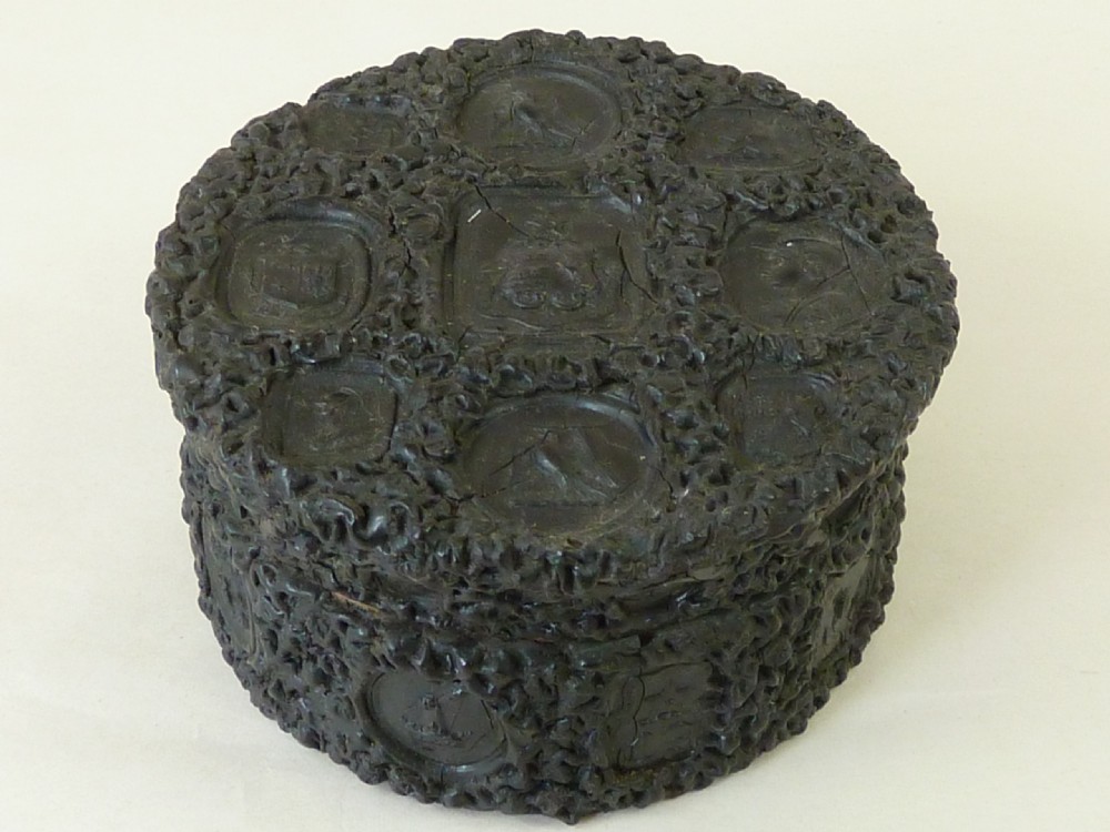 Victorian Black Sealing Wax Intaglio Seal Snuff Box Shellac