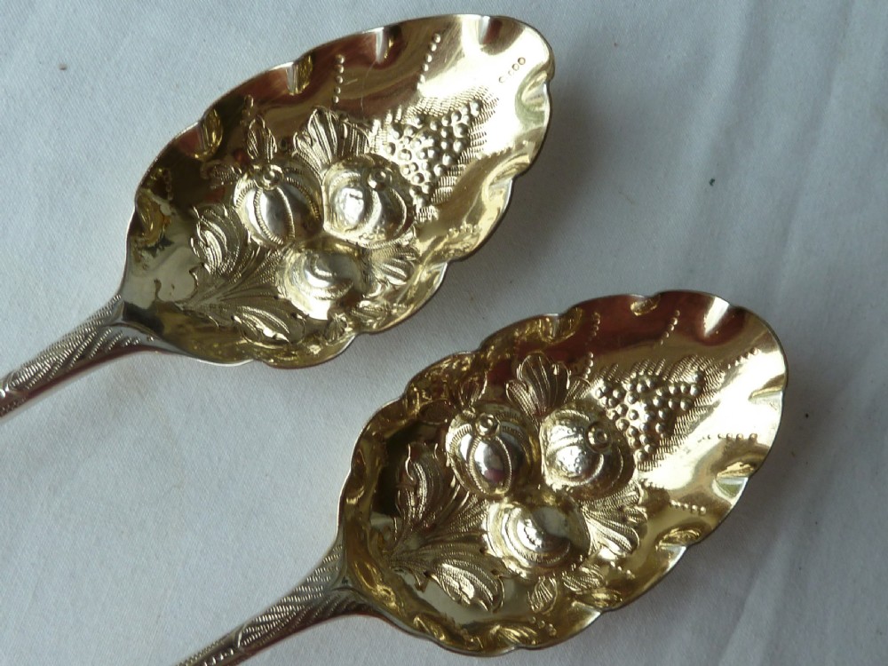 Pair boxed Georgian / Victorian Berry Serving Table Spoons Silver View III
