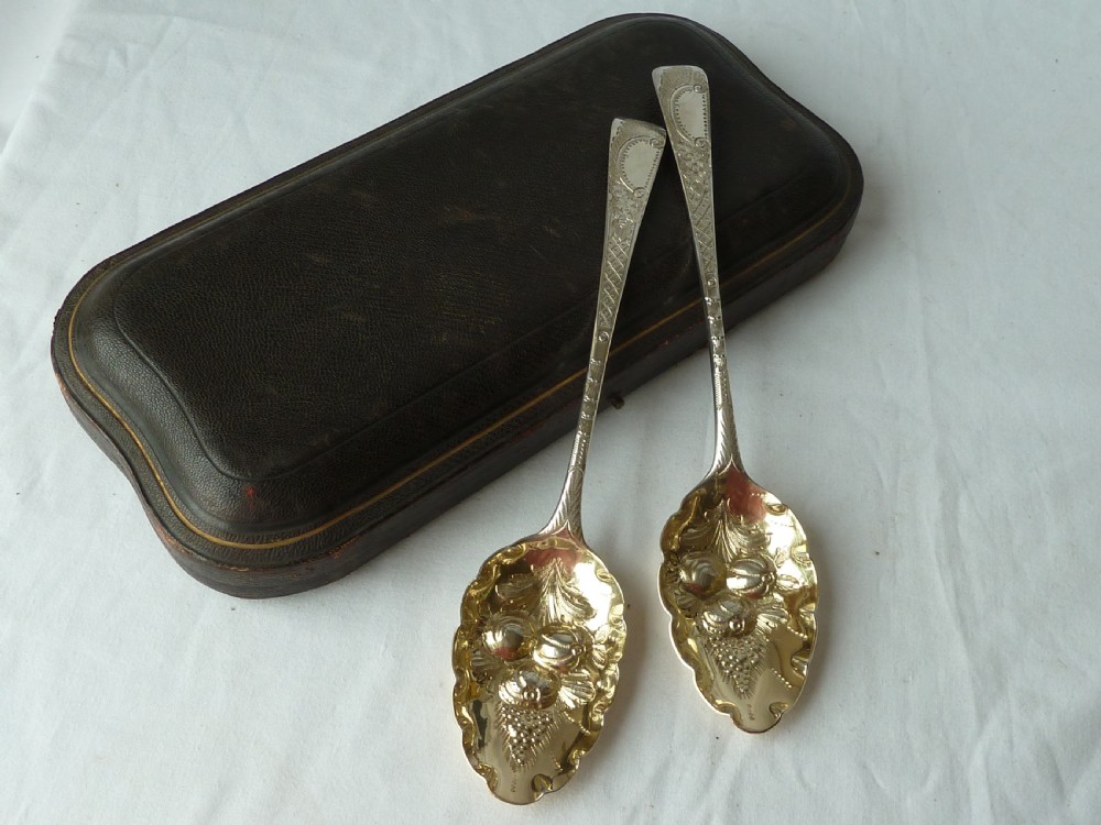 Pair boxed Georgian / Victorian Berry Serving Table Spoons Silver View IV